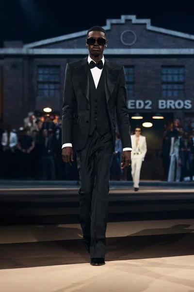 Look 63